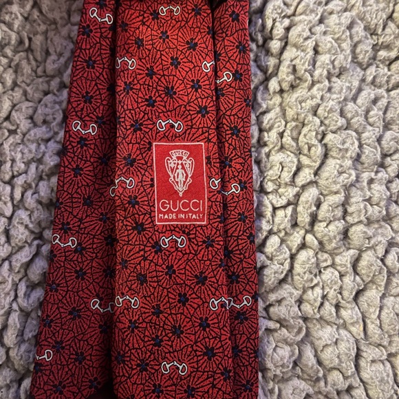Gucci Red and Black Formal Silk Tie - Picture 5 of 7